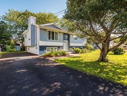 9 Meadowdale Crescent  Timberlea, NS B3T 1J5