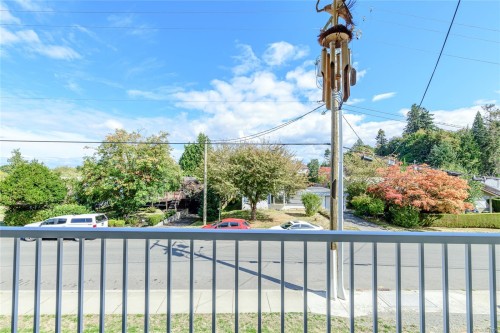 #207-3040 Pine St, Chemainus, BC 