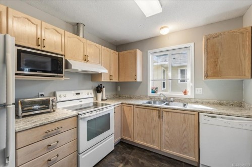#4-6211 Blueback Rd, Nanaimo, BC 