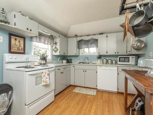37 Pleasant Street, Yarmouth, NS 