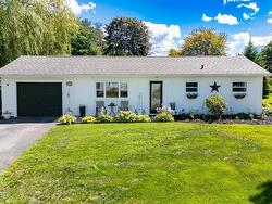 35 Pleasant Street  Wolfville, NS B4P 1M6