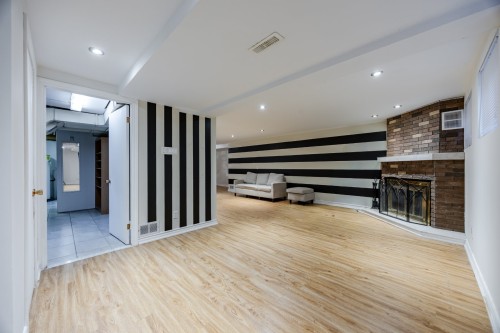 Salle familiale - 1000 Rue Victor-Morin, Laval (Duvernay), QC 