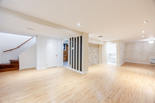 Salle familiale - 1000 Rue Victor-Morin, Laval (Duvernay), QC 