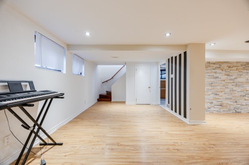 Salle familiale - 1000 Rue Victor-Morin, Laval (Duvernay), QC 