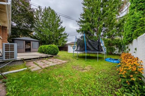 Cour - 1000 Rue Victor-Morin, Laval (Duvernay), QC 