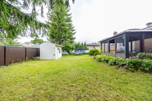 Cour - 1000 Rue Victor-Morin, Laval (Duvernay), QC 