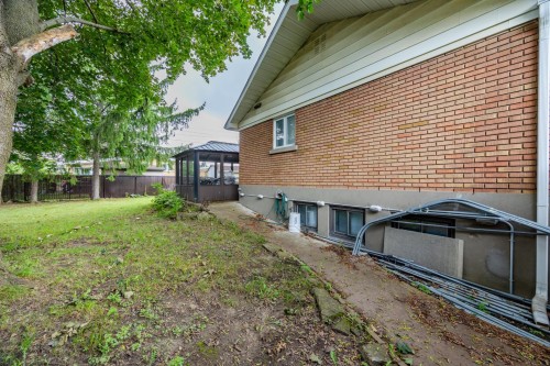 Cour - 1000 Rue Victor-Morin, Laval (Duvernay), QC 