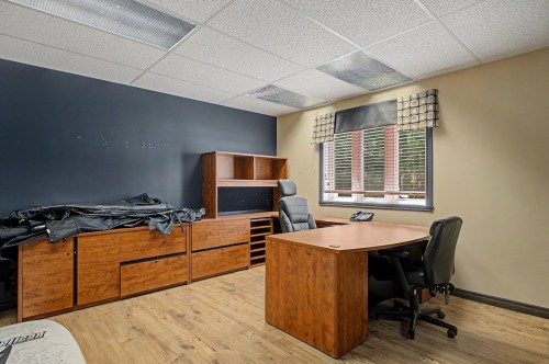Bureau - 205 Boul. St-Joseph, Saint-Jean-Sur-Richelieu, QC 