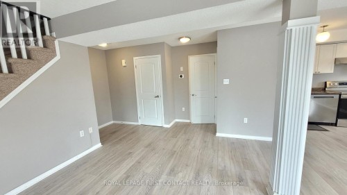 6 - 17 CHELTENHAM ROAD , Barrie, Ontario L4M 0E7 5