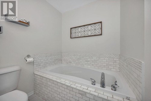 132 Sawmill Private, Ottawa, ON 