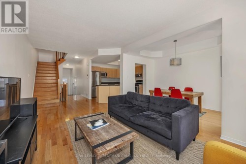 132 Sawmill Private, Ottawa, ON 
