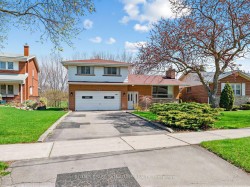62 Dukinfield Crescent Toronto, ON M3A 2S1