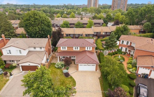 1892 Beechknoll Avenue, Mississauga, ON 
