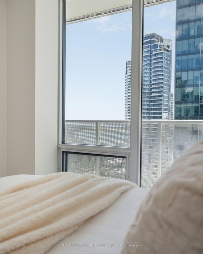 1710-88 Harbour Street, Toronto, ON 