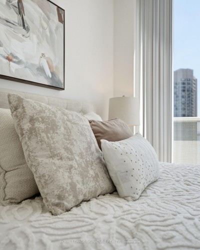 1710-88 Harbour Street, Toronto, ON 