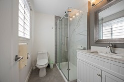 Master Bathroom - 