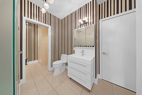 Salle de bains - 406-1435 Rue St-Jacques, Montréal (Ville-Marie), QC 
