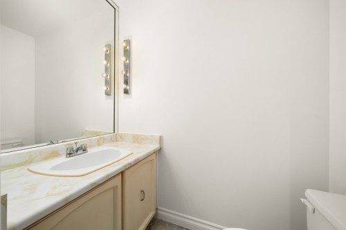 Bathroom - 70 Ch. Davignon, Dollard-Des-Ormeaux, QC 