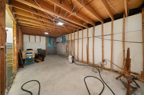 Storage - 70 Ch. Davignon, Dollard-Des-Ormeaux, QC 