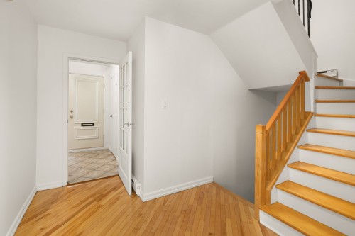 Mud Room - 70 Ch. Davignon, Dollard-Des-Ormeaux, QC 