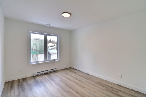 Bedroom - 1-196 Rue Duplin, East Angus, QC 
