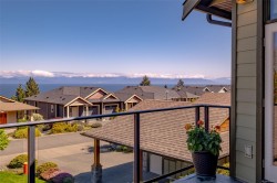 #102-5418 Jacobs Lane  Nanaimo, BC V9T 0B7