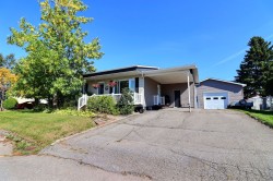216 Rue Potvin S.  Hébertville, QC G8N 1T3