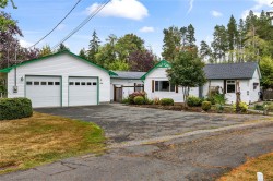 594 Pym St NORTH Parksville, BC V9P 1B6