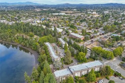 #204-81 Gorge Rd WEST Saanich, BC V9A 1L9