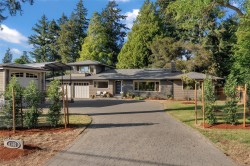 1680 Ash Rd Saanich, BC V5C 4B3