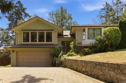 4350 Faithwood Rd Saanich, BC V8X 4Z6