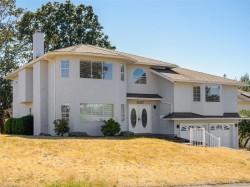 1287 Carmichael Crt Saanich, BC V8Z 7B9