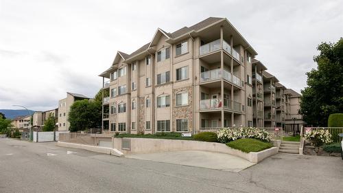 208-1007 Harvey Avenue  Kelowna, BC V1Y 6B1