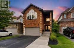 231 STEEPLERIDGE Street Kitchener, ON N2P 2W1