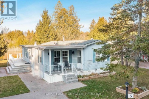3 ST JAMES PLACE  Wasaga Beach, ON L9Z 3A8