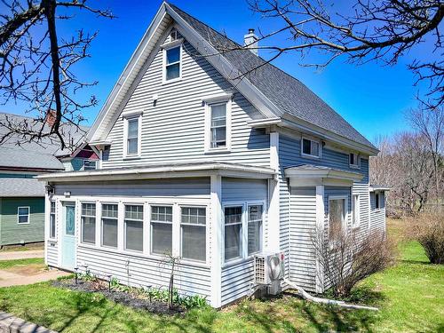 201 Main Street  Kentville, NS B4N 1J6