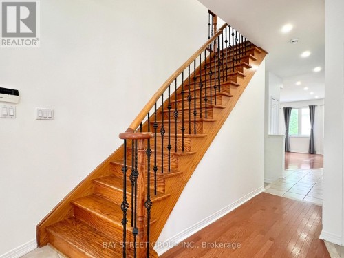 26 WHITFORD ROAD , Markham, Ontario L6C 2J2 5