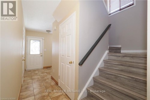 UNIT A - 258 INVERHURON CRESCENT , Waterloo, Ontario N2V 2H5 3