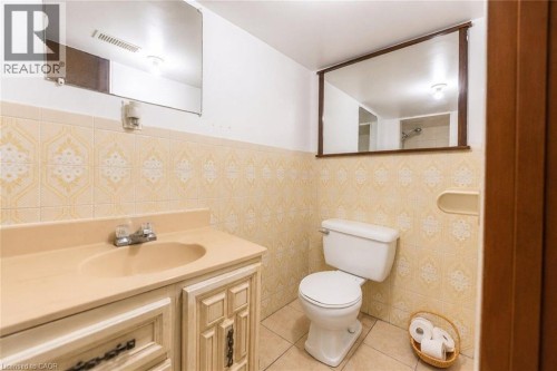 Basement Bathroom - 1894 Main Street E, Hamilton, ON 