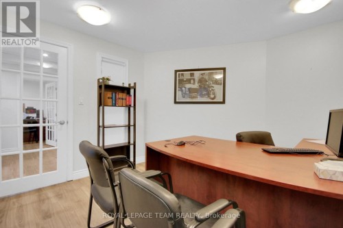 1901 Bank Street, Ottawa, ON 