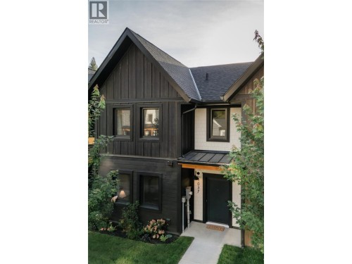 1037 Keystone Crescent  Revelstoke, BC V0E 2S1