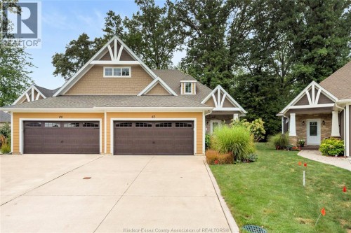 67 RED OAK , Amherstburg, Ontario N9V 4C4 2