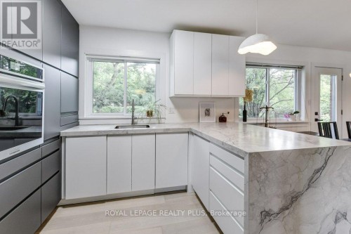 5322 Windermere Drive, Burlington, ON 