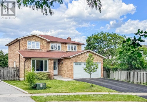 29 ROSLO COURT  Oakville, ON L6H 4S1