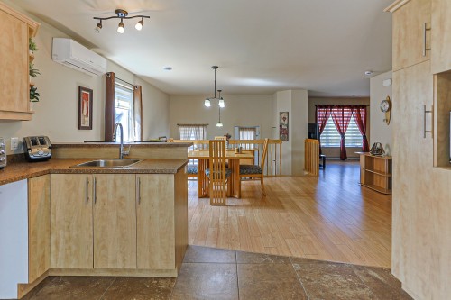 Cuisine - 1913 Rue Jacques-Blanchet, Saint-Jérôme, QC 