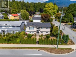 1121 PRAIRIE AVENUE  Port Coquitlam, BC V3B 1S7