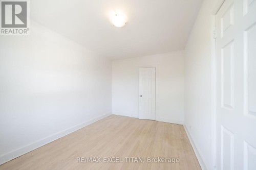 4 - 1 MALLORY GARDENS , Toronto, Ontario M4V 2A6 4