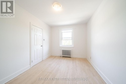 4 - 1 MALLORY GARDENS , Toronto, Ontario M4V 2A6 5