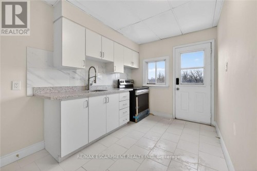 4049 6 Highway, Hamilton, ON 