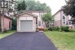 543 DRUMMERHILL Crescent  Waterloo, ON N2T 1G3
